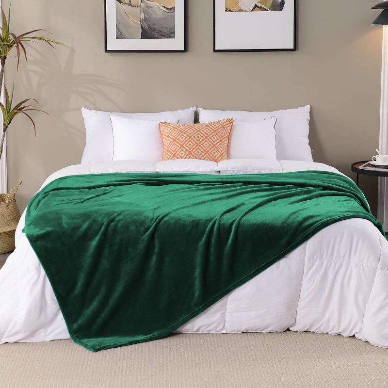 SOCHOW Flannel Fleece Blanket Twin Size, All Season Lightweight Super Soft Cozy Blanket for Bed or Couch, Green(60inch X80'') - Image 5